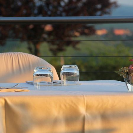Il Vigneto Guest House Roddi Bagian luar foto
