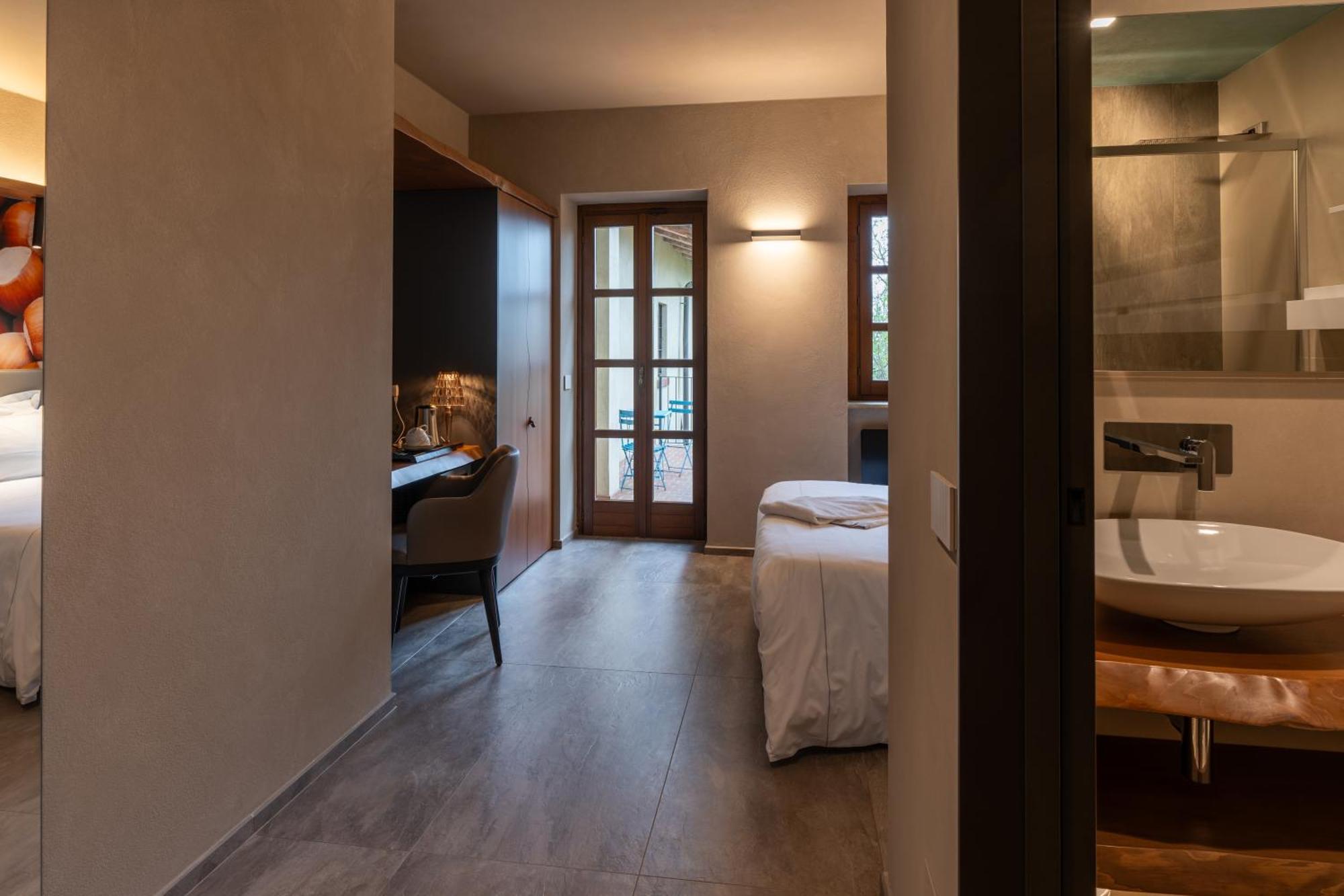 Il Vigneto Guest House Roddi Bagian luar foto