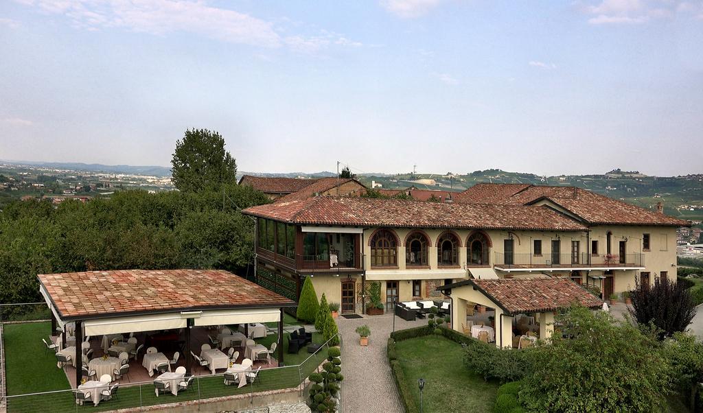 Il Vigneto Guest House Roddi Bagian luar foto