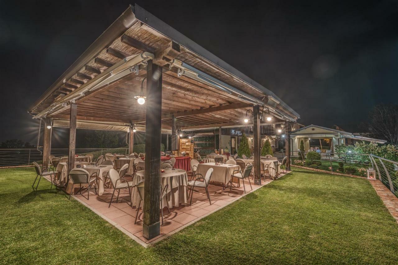 Il Vigneto Guest House Roddi Bagian luar foto